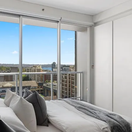 Premium Guillemins Station *